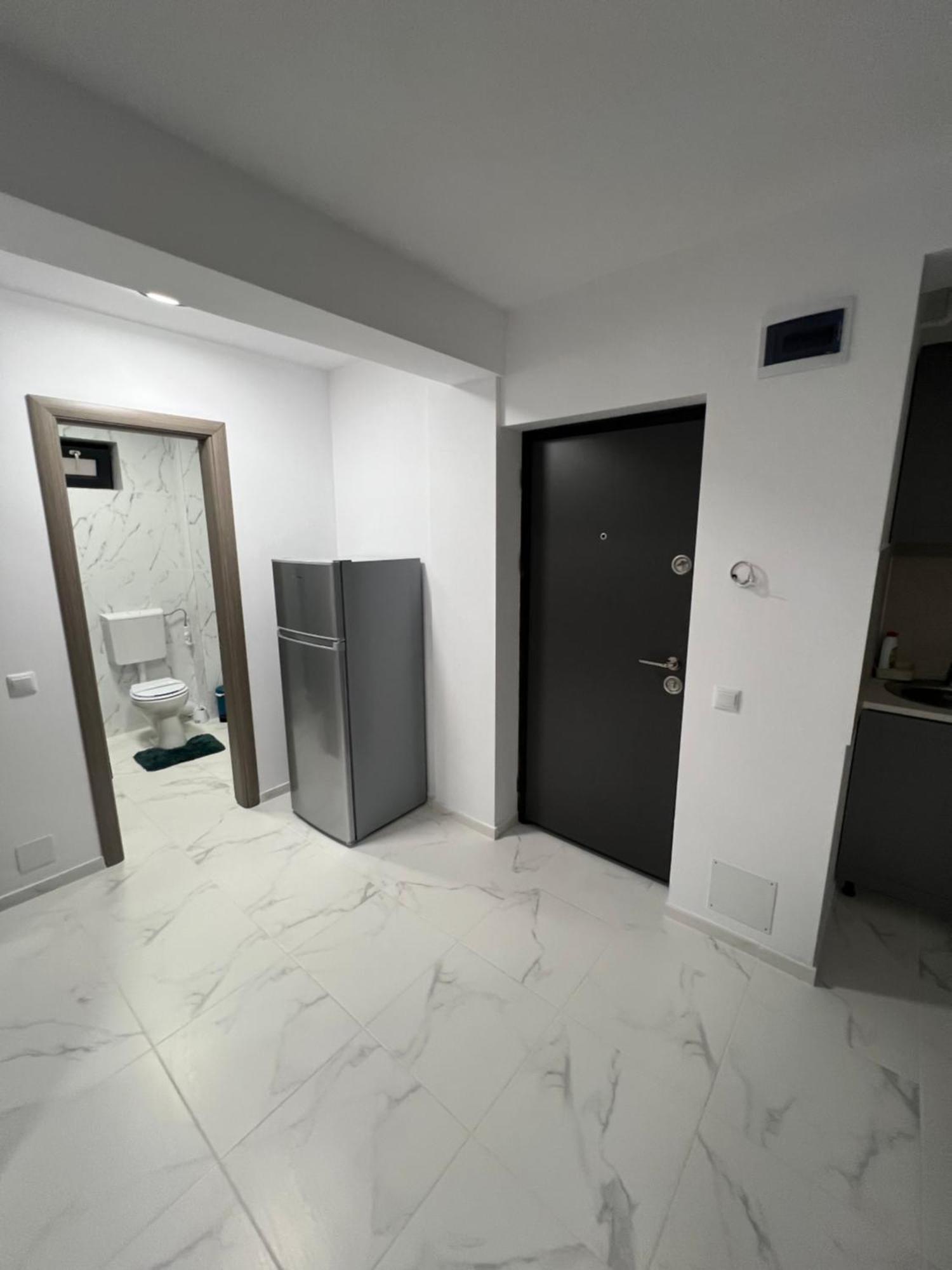 Everest 33 Ap 2 Apartment Bucharest